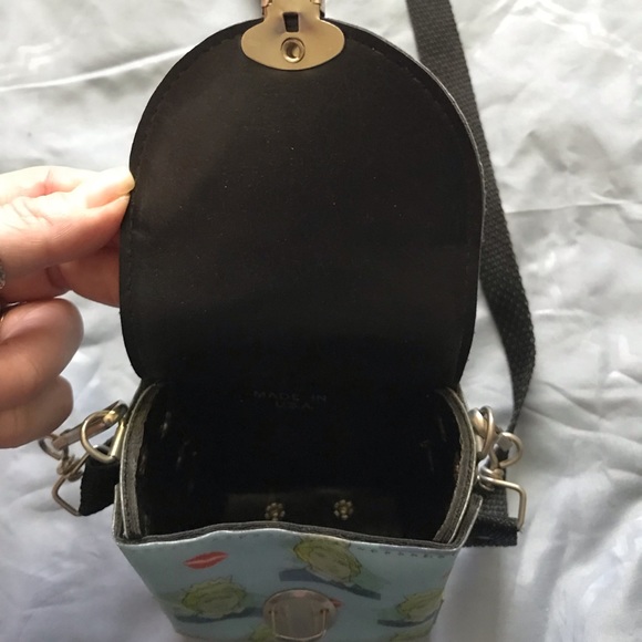 Tiny whimsical Frog Prince bag - Picture 6 of 6